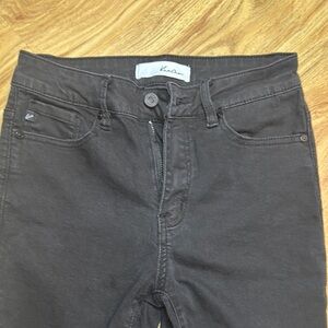KanCan Black Skinny Jeans with Streamlined Fit